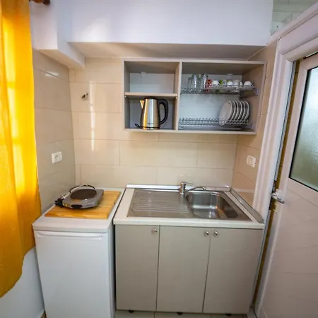 Himara Apartments * 希马拉