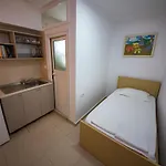 Himara Apartments アパート *