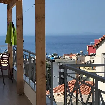 Himara Apartments 아파트 *