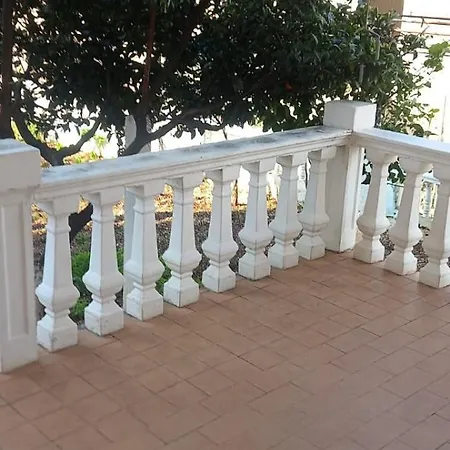 Himara Apartments *