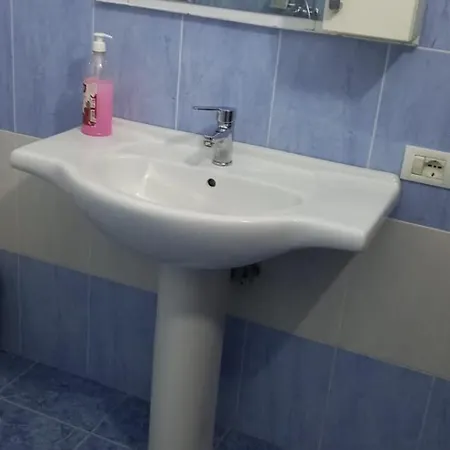 Himara Apartments *