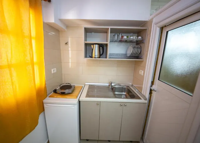 Himara Apartments * 希马拉