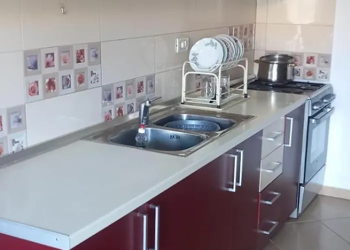 Himara Apartments هيماري