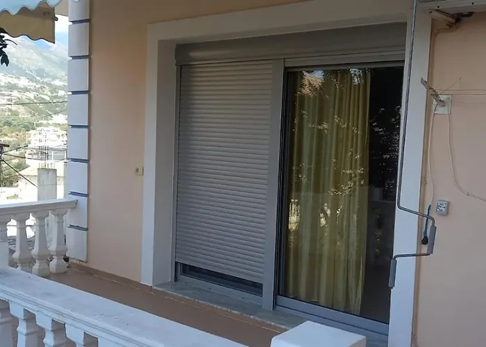 Himara Apartments شقة