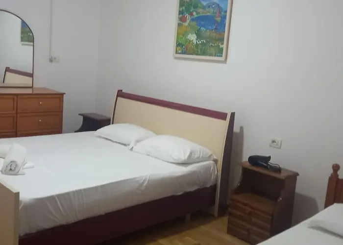 Himara Apartments * هيماري