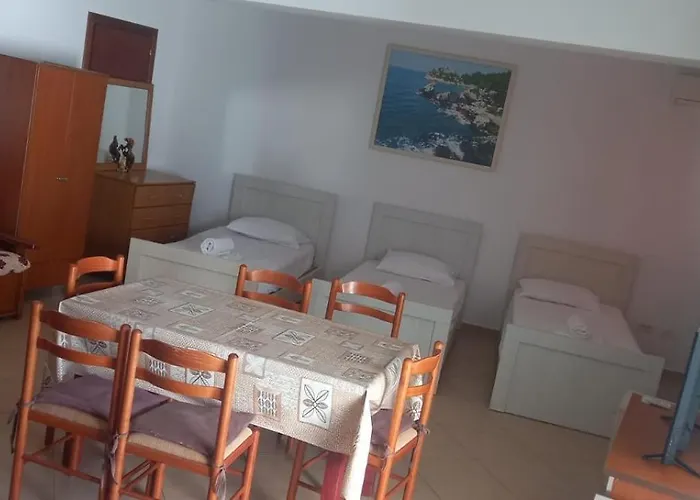 شقة Himara Apartments هيماري