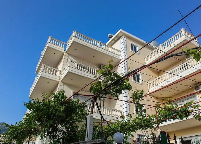 Himara Apartments 希马拉