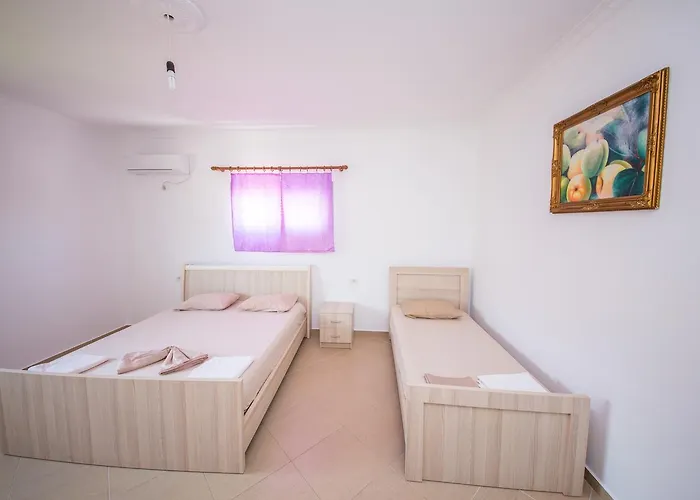 Himara Apartments هيماري