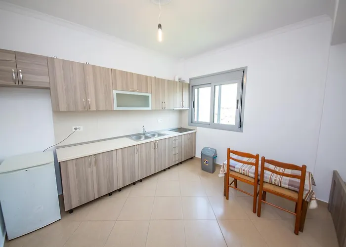 Himara Apartments شقة